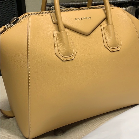 Givenchy Antigona Leather medium Satchel - Picture 3 of 8